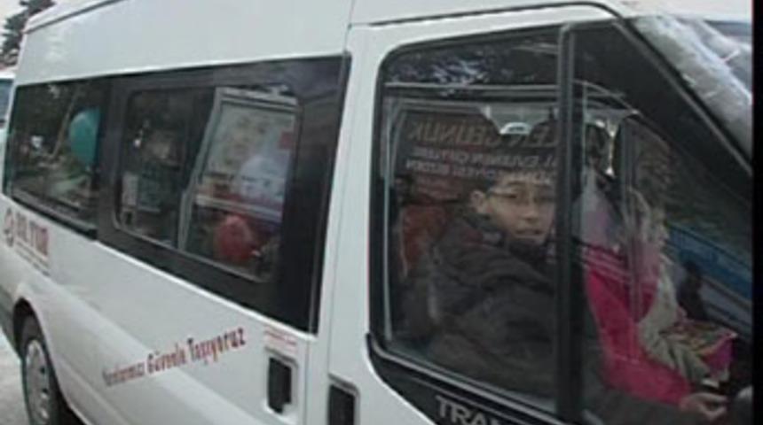 Öğrenciler balık istifi gibi taşındı