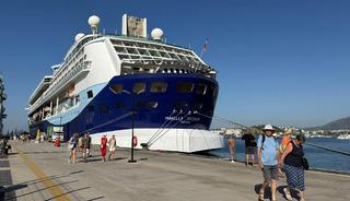 İl&ccedil;eye 2 kruvaziyer yanaştı: 2 bin 484 turist sokaklara akın etti