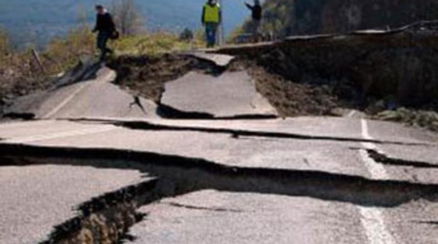 Karab&uuml;k- Zonguldak yolunda &ccedil;&ouml;kme