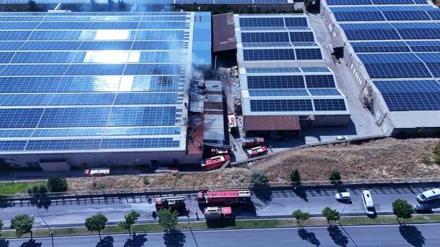 Kayseri’de tekstil fabrikasının deposunda yangın 6