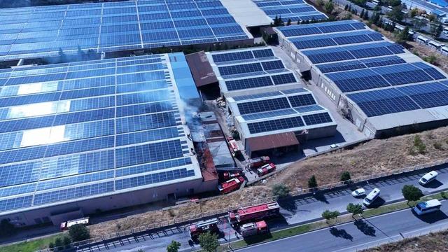 Kayseri’de tekstil fabrikasının deposunda yangın 8