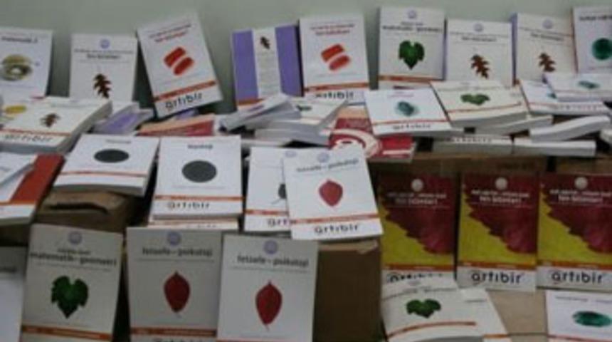 Gümüşhane'de bandrolsüz kitap ele geçirildi