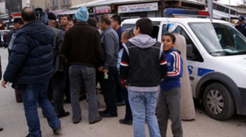 Şaka yapınca m&uuml;şteriden dayak yedi