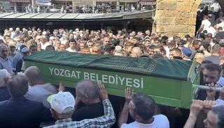 Motosiklet s&uuml;r&uuml;c&uuml;s&uuml; kazada hayatını kaybetti