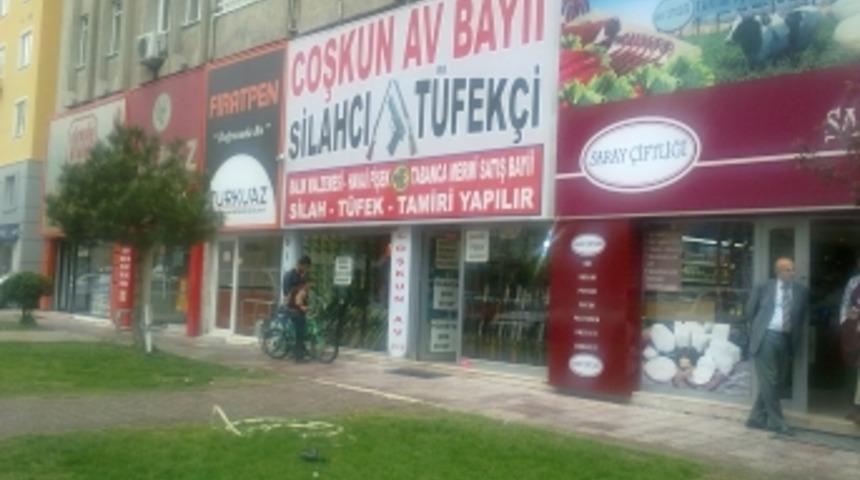 &Ccedil;ocuklar ger&ccedil;ek silahlara ilgi g&ouml;steriyor