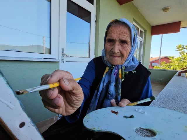 81 yaşında kendi kendine ressam oldu! 15 Eyl&uuml;l&rsquo;de eserlerini sergileyecek