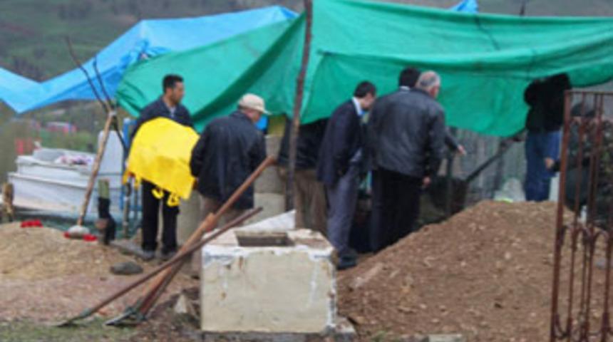 &Ouml;ld&uuml;r&uuml;len &ouml;ğretmenin kemikleri Adli Tıp'ta