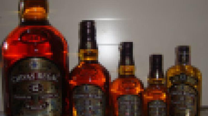 Uşak'ta 1850 şişe sahte viski ele ge&ccedil;irildi