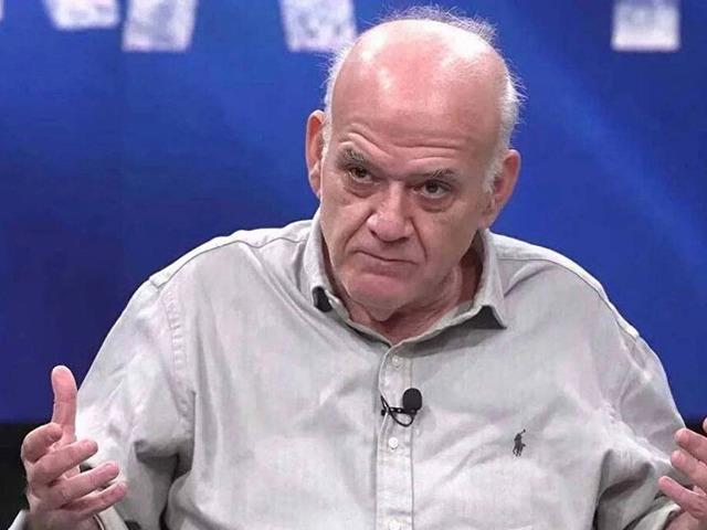 Ahmet &Ccedil;akar'dan Dursun &Ouml;zbek'e zehir zemberek s&ouml;zler: "Utanması gereken ben değilim!"
