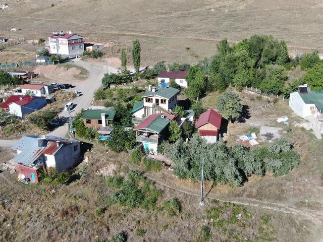 İki katlı k&ouml;y evini kafeye &ccedil;evirdi! Yurt dışından bile gelen var