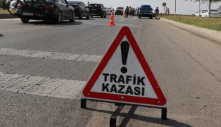 Hakkari'de yoldan &ccedil;ıkan servis minib&uuml;s&uuml;ndeki 6 kişi yaralandı