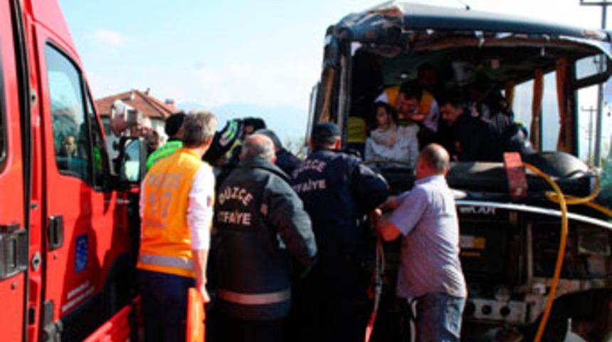 Düzce'de zincirleme kaza; 46 yaralı