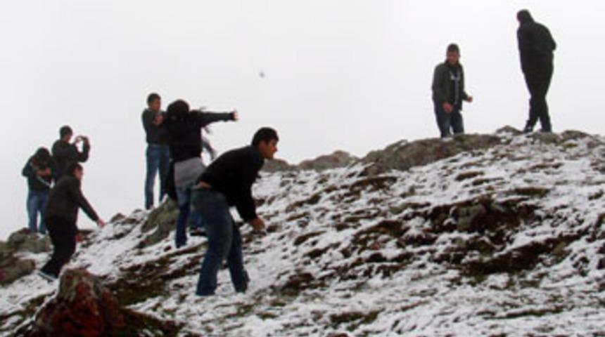 Kar, 5 köy yolunu ulaşıma kapadı