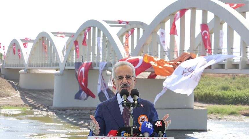 Yıllar sonra yeniden hayat buldu! Tarihi k&ouml;pr&uuml; hizmete a&ccedil;ıldı