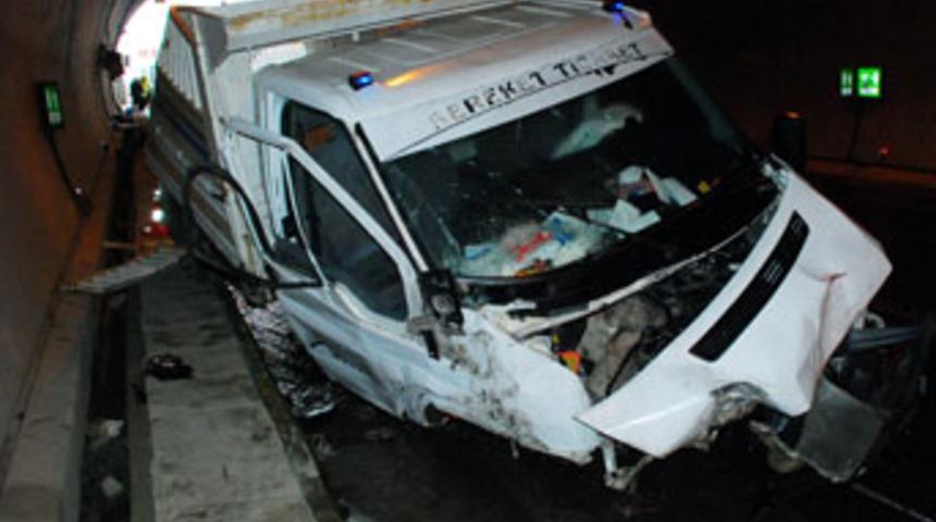 Bitlis T&uuml;neli'nde kaza: 1 &ouml;l&uuml;