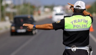 Bilecik'te trafik g&uuml;venliğini tehlikeye atan alkoll&uuml; s&uuml;r&uuml;c&uuml;ye 294 bin lira ceza