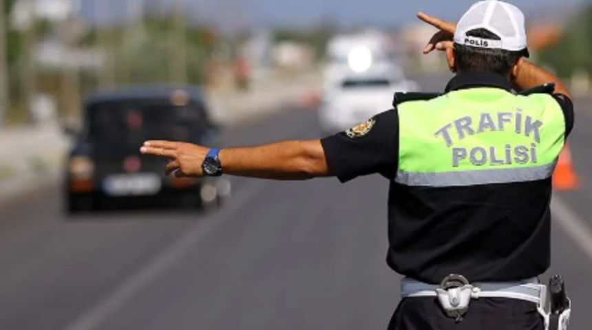 Bilecik'te trafik g&uuml;venliğini tehlikeye atan alkoll&uuml; s&uuml;r&uuml;c&uuml;ye 294 bin lira ceza