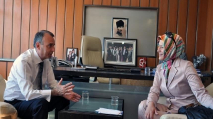 Ak Parti MKYK &Uuml;yesi Emine &Ccedil;ift&rsquo;ten ziyaret