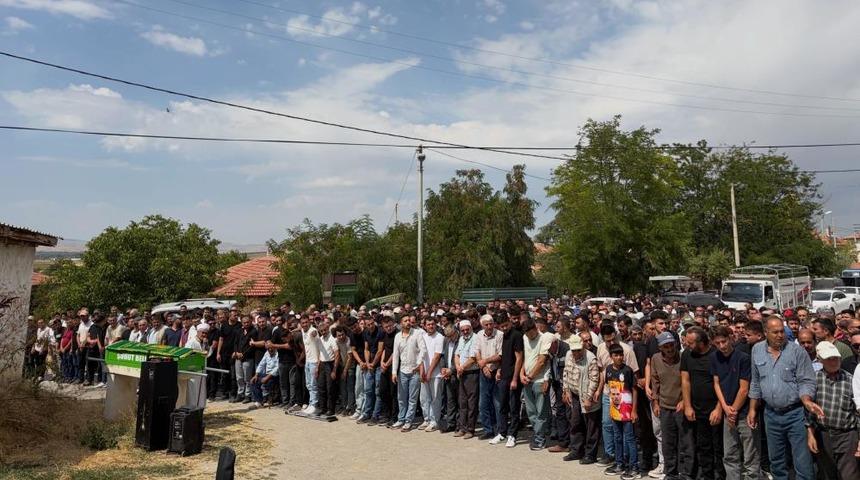 Kazada hayatını kaybeden gen&ccedil; hafız toprağa verildi