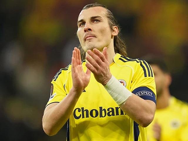 Fenerbah&ccedil;e'de &Ccedil;ağlar S&ouml;y&uuml;nc&uuml; ile yollar ayrıldı! Yeni takımı belli oldu