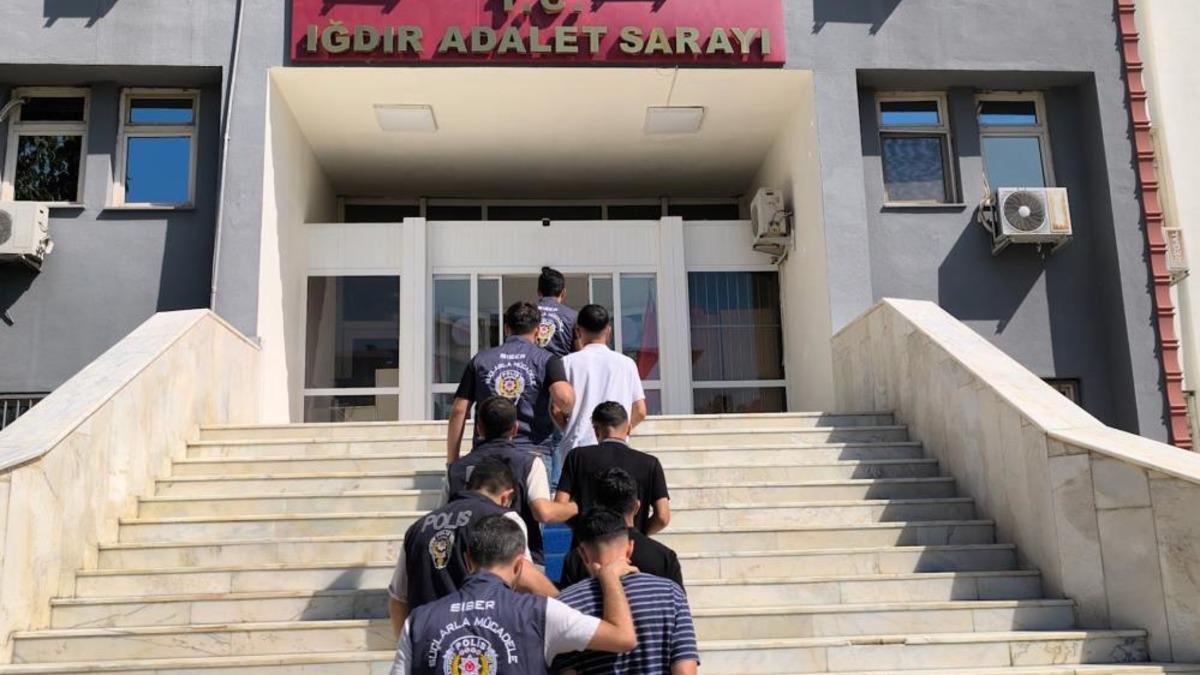 Iğdır merkezli yasa dışı bahis ve banka kartlarının kötüye kullanılması operasyonunda 5 gözaltı - Güncel Haberler