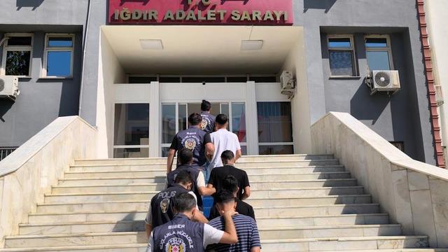 Iğdır merkezli yasa dışı bahis ve banka kartlarının kötüye kullanılması operasyonunda 5 gözaltı