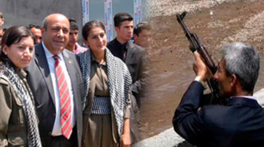 Kaplan'a kalaşnikoflu karşılama