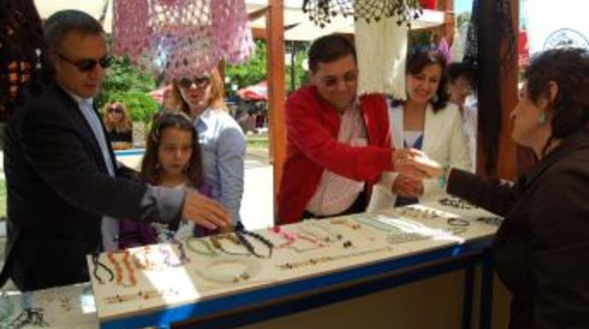 Hanımeli pazarı açıldı