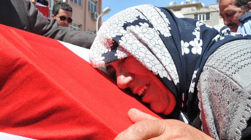 Şehit polis memleketinde toprağa verildi