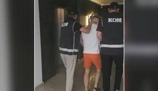 Nitelikli dolandırıcılıktan kırmızı b&uuml;ltenle aranan ş&uuml;pheli Antalya&rsquo;da yakalandı