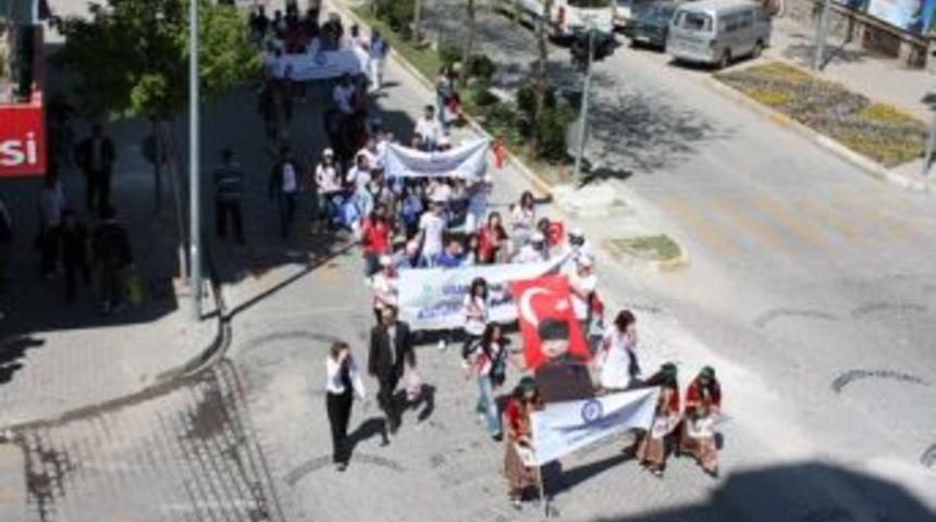 Uşak &Uuml;niversitesi'nde şenlik var