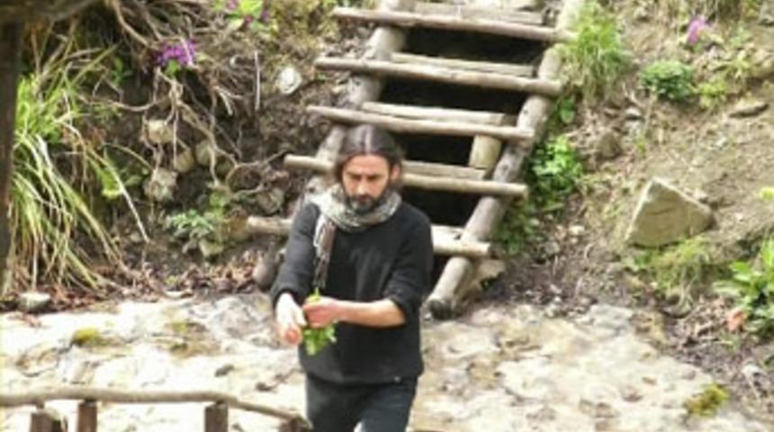 12 yıldır modern hayattan uzak yaşıyor