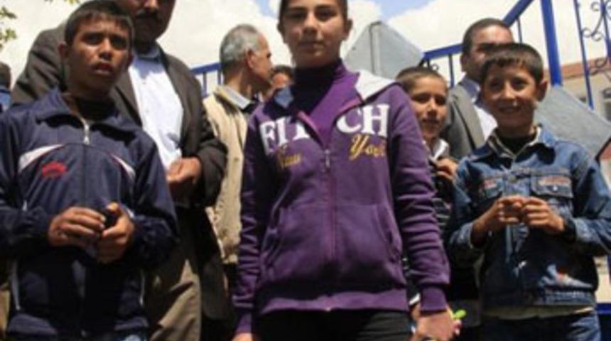 PYBS'nda yanlış kitap&ccedil;ık dağıtıldı