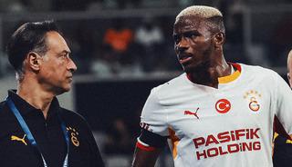 Galatasaray'da Victor Osimhen'den sevindiren tepki! Ma&ccedil; sonunda dikkat &ccedil;eken anlar