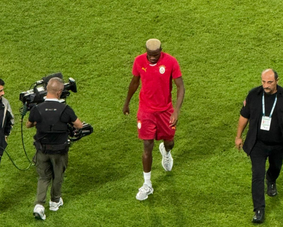 Galatasaray da Victor Osimhen den sevindiren tepki! Maç sonunda dikkat çeken anlar 1