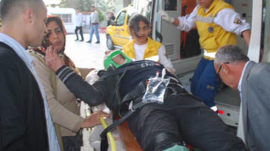 Motosikletle otomobil &ccedil;arpıştı