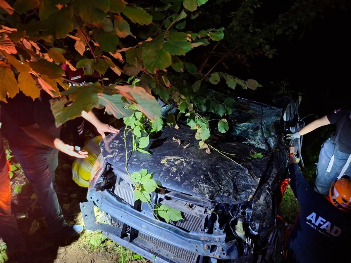 Rize&rsquo;de kamyonet u&ccedil;uruma yuvarlandı; ağabey ve kardeşi &ouml;ld&uuml;, 1 kişi yaralandı 1