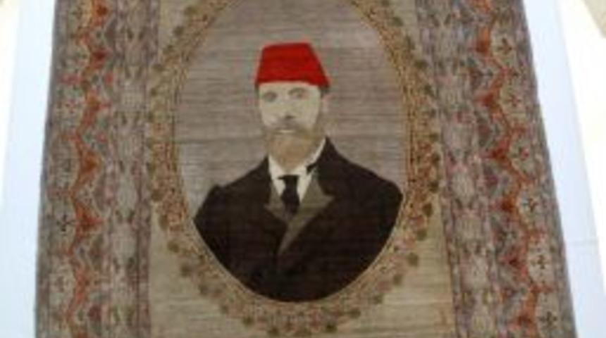 Asırlık halıya yoğun ilgi