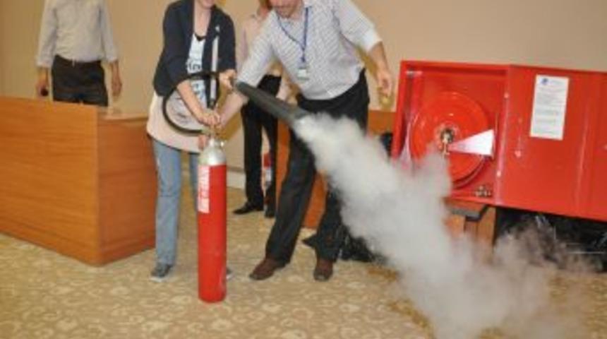 &Ouml;zel g&uuml;venlik&ccedil;ilere davranış ve yangın eğitimi