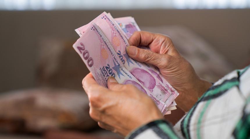 En d&uuml;ş&uuml;k emekli maaşı i&ccedil;in rakam geldi! Ocak 2027 zammı tahmini