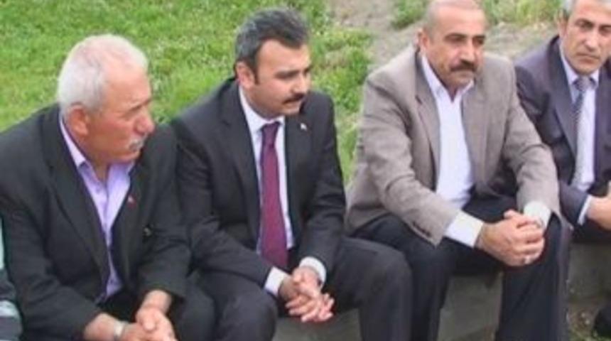 Muzaffer K&uuml;lc&uuml; de Sahaya İndi.