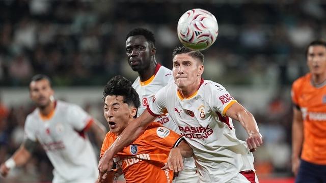 Başakşehir-Galatasaray maçına hakem kararları damga vurmuştu! Trio ekibi yorumladı: Devam ettirilmeliydi...