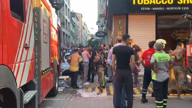 İstanbul'da otel yangını! Çok sayıda yaralı var