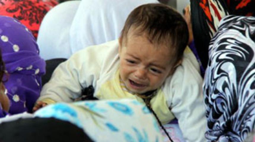 İzdihamda olan &ccedil;ocuklara oldu