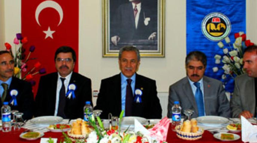 Arınç Bitlis'te AK Parti'nin 9 yılını anlattı