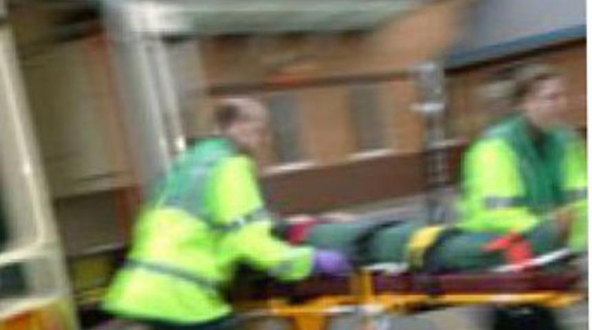 Deprem sırasında 4'&uuml;nc&uuml; kattan atladı