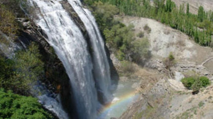 D&uuml;nyanın en b&uuml;y&uuml;k 3. şelalesi ama...