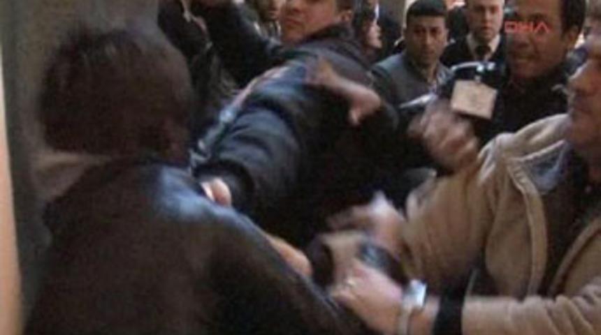 İstanbul Ünversitesi'nde olaylar çıktı