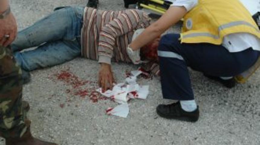 Yoldaki mıcır kazaya neden oldu