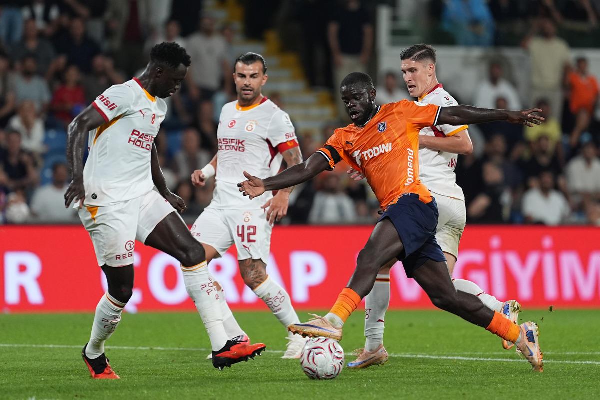 Erman Toroğlu ndan maçın ardından olay sözler: Galatasaray ın kenarda hocası yok! 1